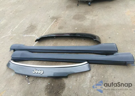 2018 Jeep Compass Limited 4X4 z USA, uszkodzony, nr VIN 3C4NJDCB9JT267097